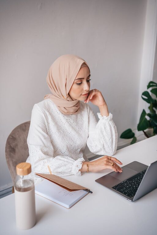 How to Create a Relaxing Home Workspace for Better Focus